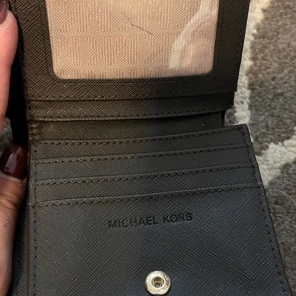Michael Kors wallet - Picture 2 of 6